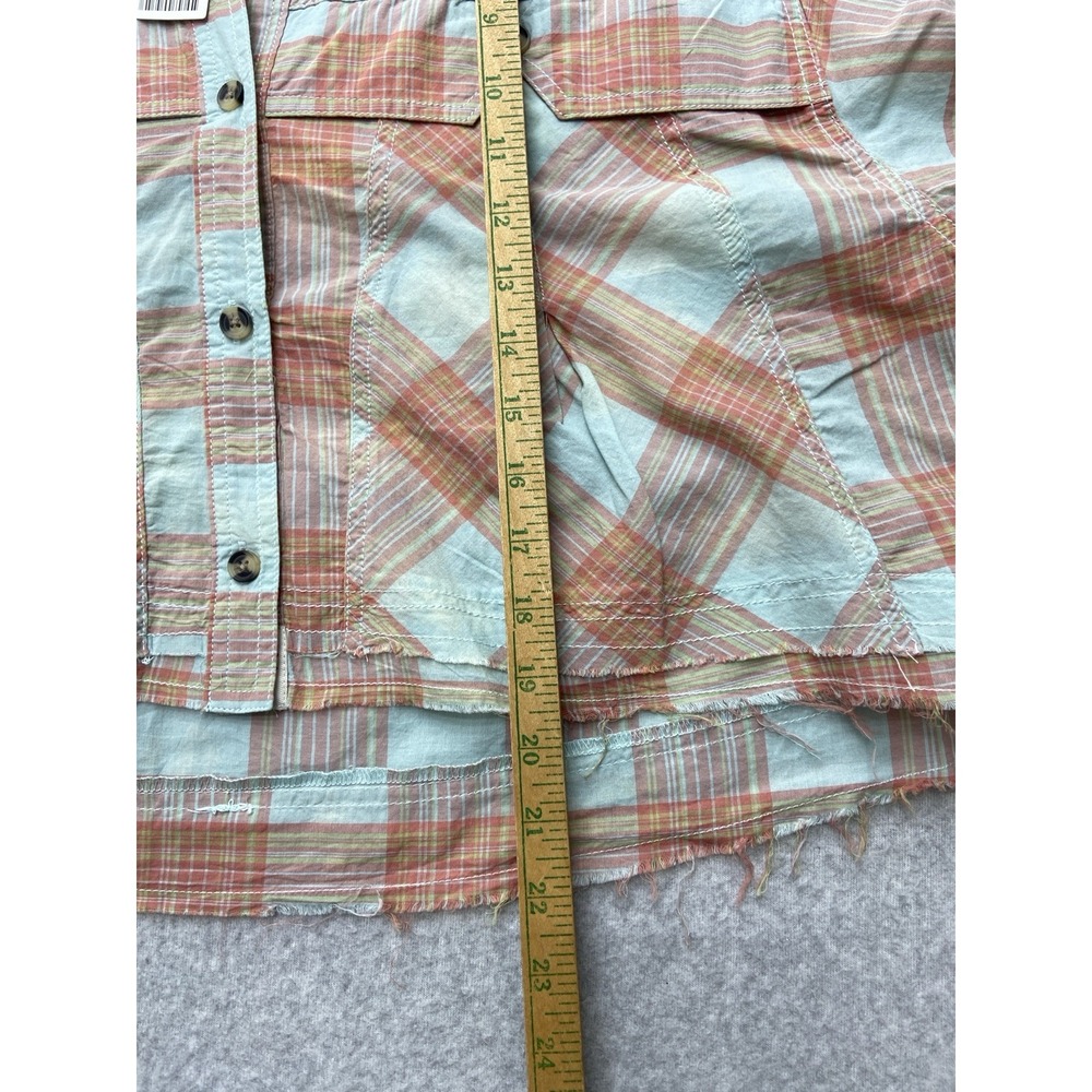 BDG Urban Outfitters Shirt Womens M Blue Plaid Cropped Button Up Frayed Hem - Picture 4 of 13
